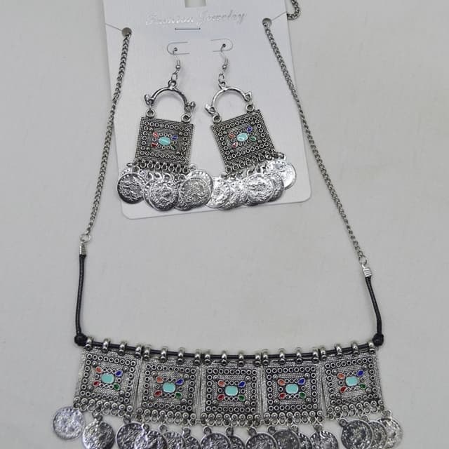 Trendy jewellery set