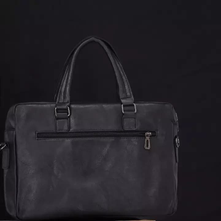 Laptop bag. O1